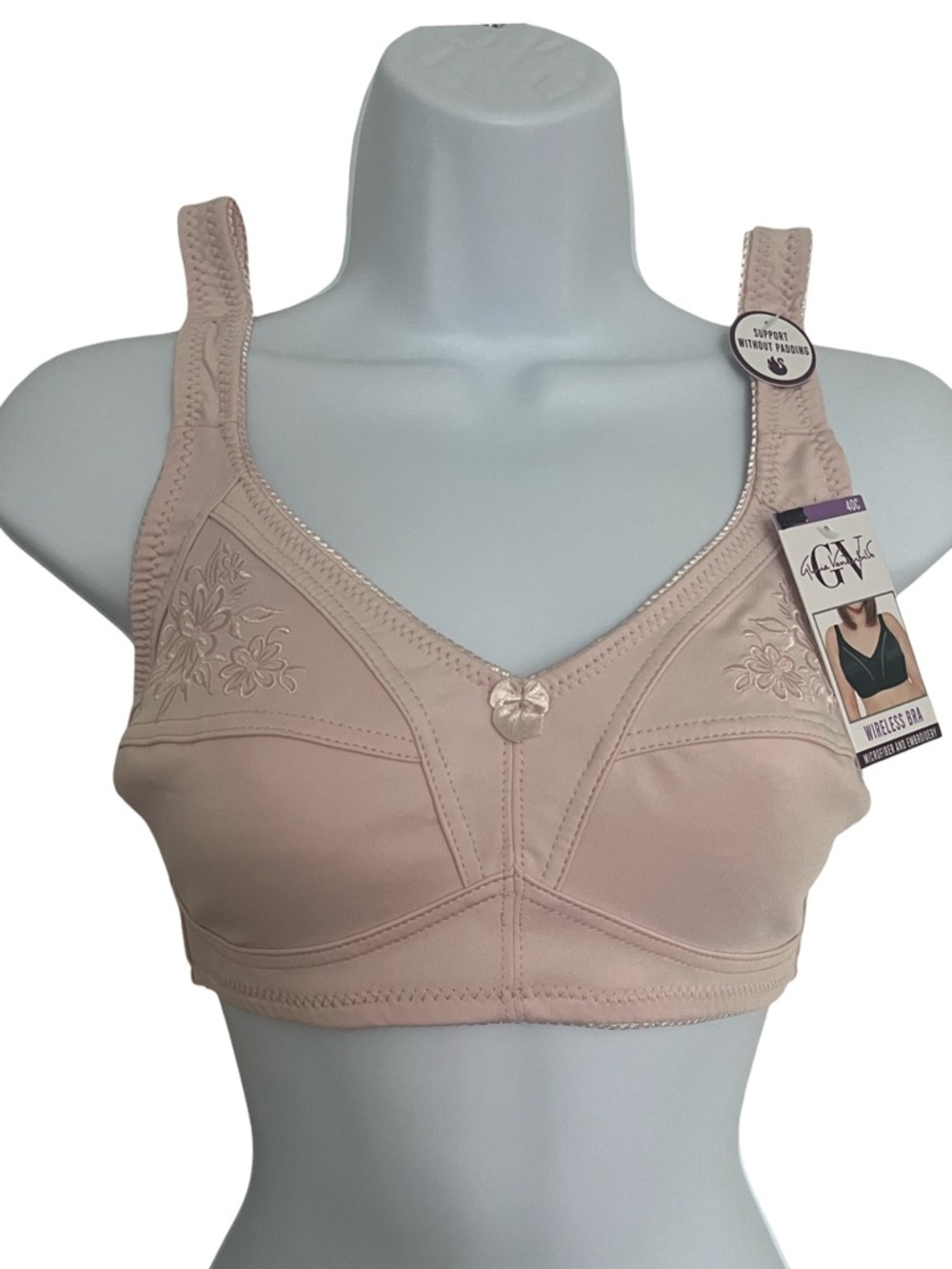 Gloria Vanderbilt Soft Wireless Bra in Soft Pink. Size: 40C. NWT Great Condition